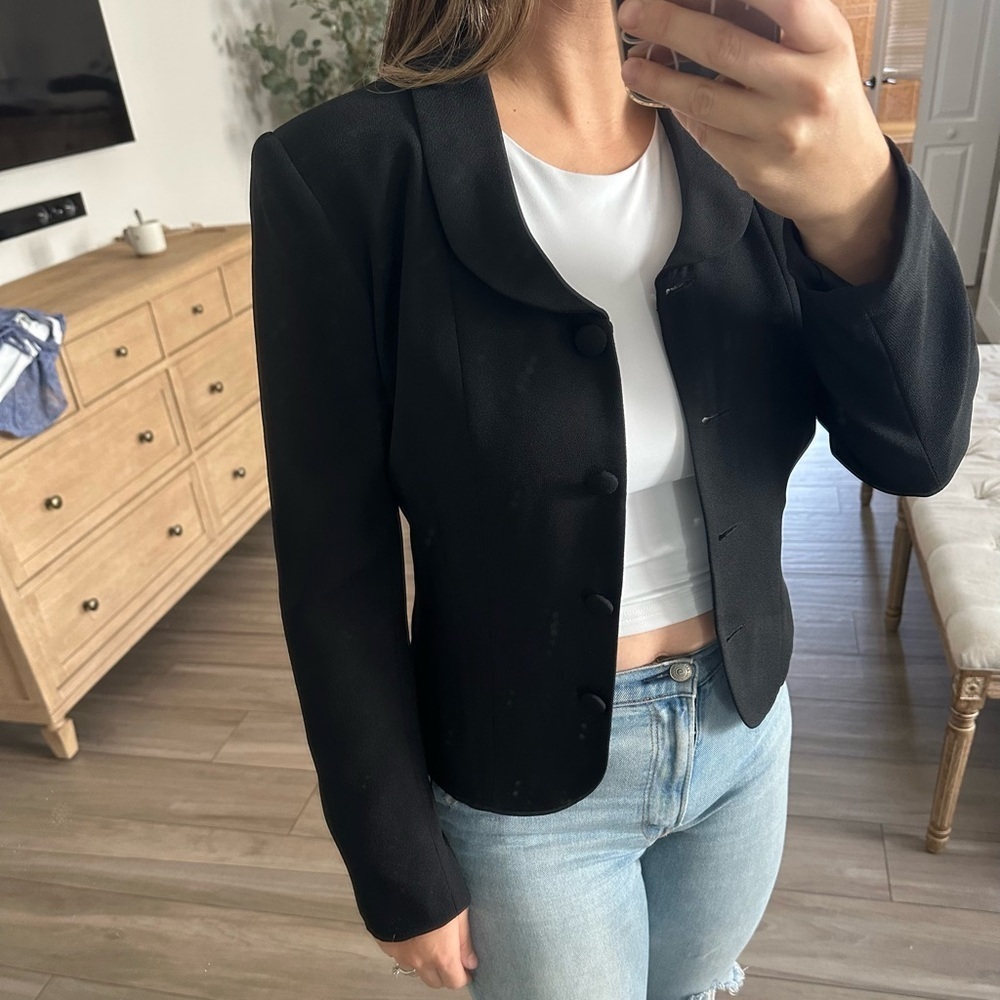 Women’s skirt and jacket set - Picture 6 of 12